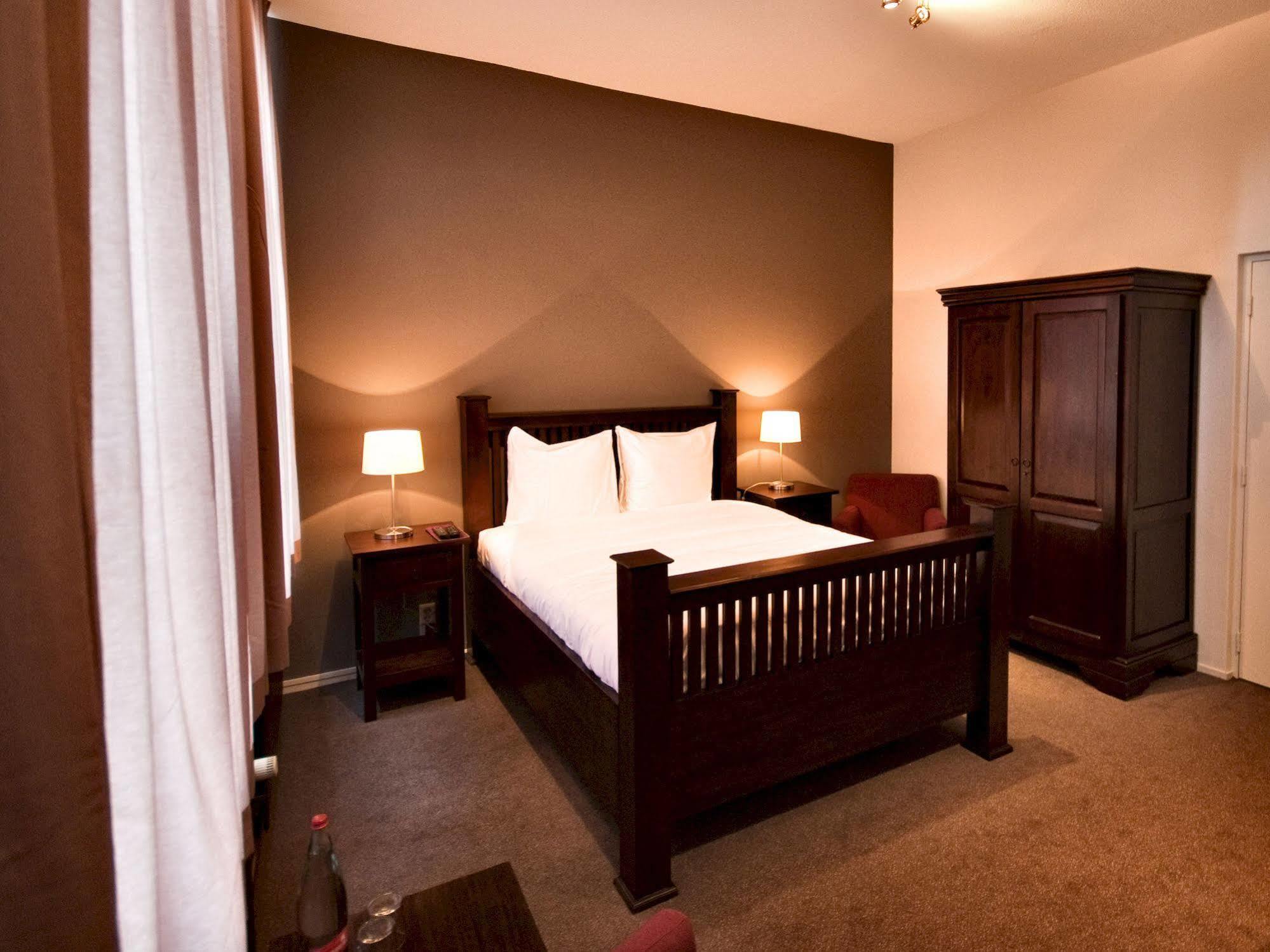 Hotel Het Raedthuys 신트마르텐스데이크 외부 사진